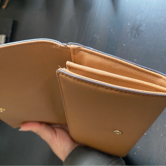 Mk Micheal Kors wallet - Picture 5 of 10